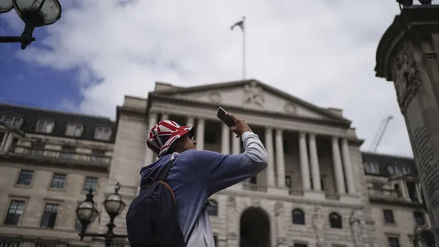 Bank of England keeps interest rates unchanged amid US tariff concerns