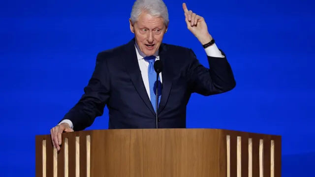 Bill Clinton hospitalized with fever, fans worry about his health