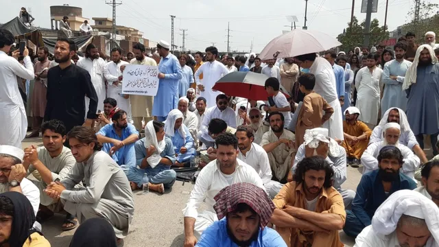 Thousands flee Tirah Valley as Pakistan prepares military operation