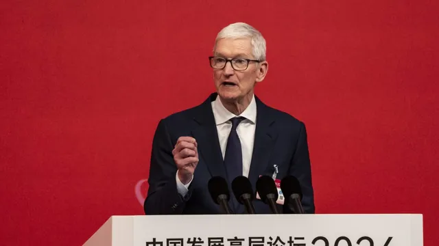 Tim Cook praises Chinese innovation amid increasing pressure on Apple