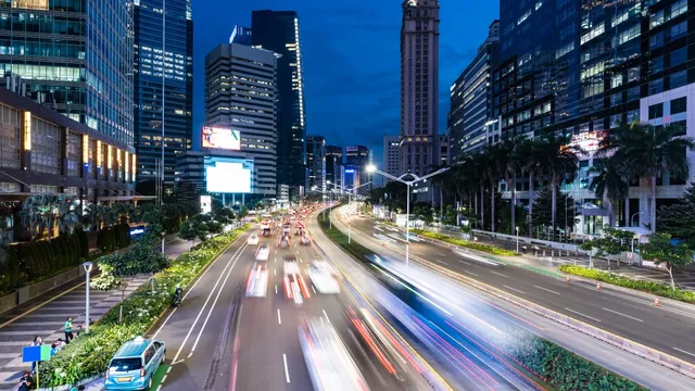 Asia outpaces Americas and Europe in global growth contributions