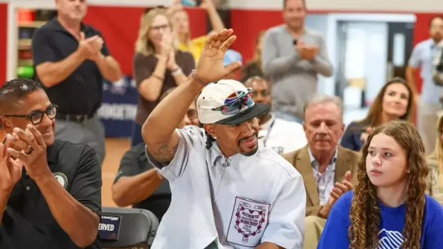 New York Mets shortstop Francisco Lindor wins 2026 Roberto Clemente Award for humanitarian work
