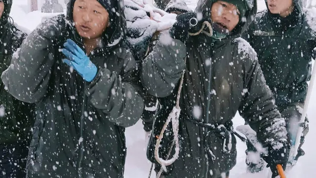 Four construction workers die in avalanche in India