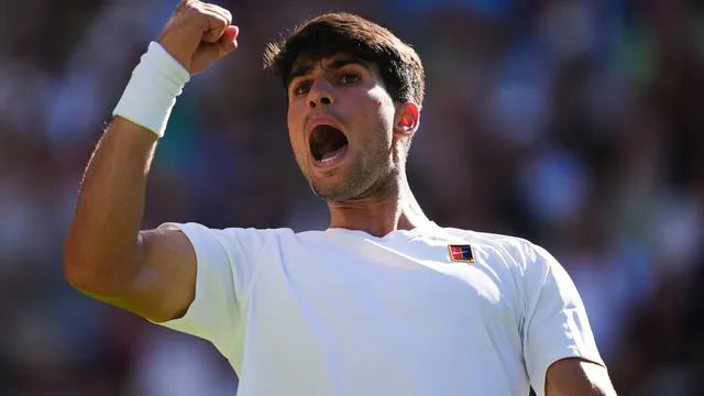Carlos Alcaraz triumphs over Oliver Tarvet in Wimbledon showdown