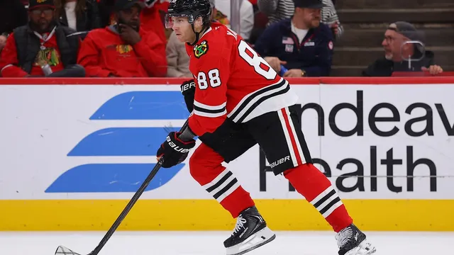 Patrick Kane sets NHL record for most assists by a U.S.-born player with 895th career assist