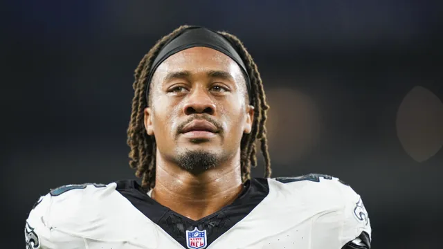Eagles RB Ja'Quinden Jackson injured on opening kickoff and taken to hospital