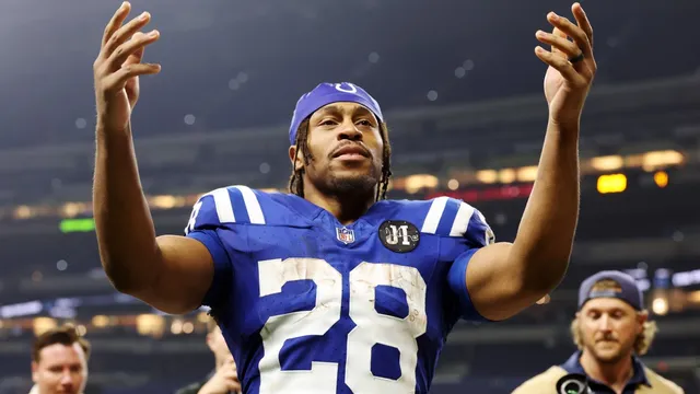 Jonathan Taylor seeks contract extension following Bijan Robinson's record deal