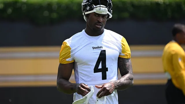 DK Metcalf hospitalized after suffering abdominal pain during a game