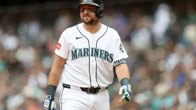 Cal Raleigh struggles with a 0-for-36 hitless streak in 2026
