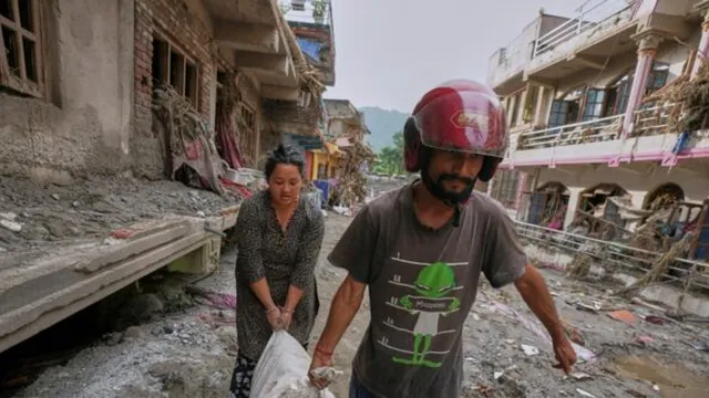Catastrophic floods leave over 1,400 missing in Nepal and Tibet