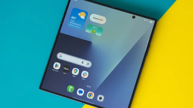 Samsung faces pressure to innovate as Apple prepares to enter foldable market