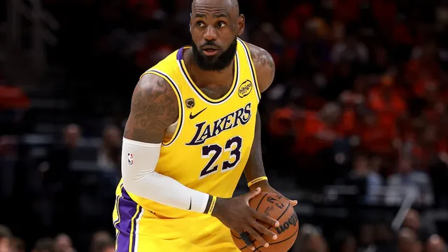 NBA admits missed calls in Lakers playoff game against Rockets