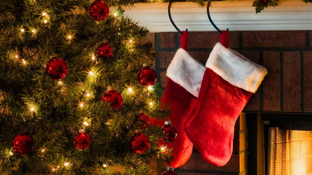 Single women reclaim Christmas by choosing 'Friendsmas'