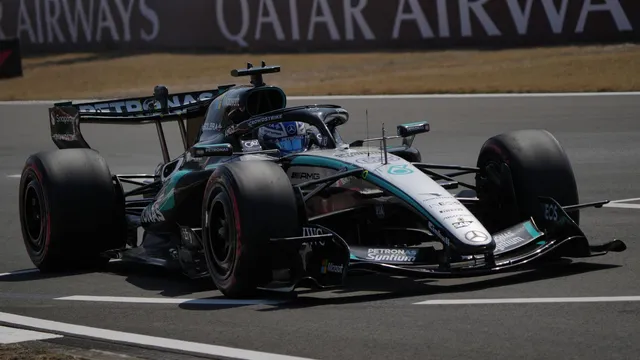 George Russell dominates sprint qualifying in Shanghai