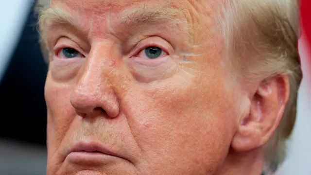 Trump mentions Biden nearly 900 times in 2026, focusing on economy, immigration, and foreign policy