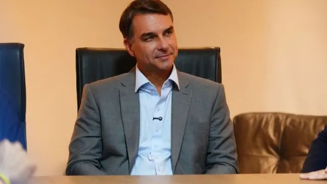 Brazilian Senate candidate Flavio Bolsonaro rejects constitutional change to let relatives succeed president