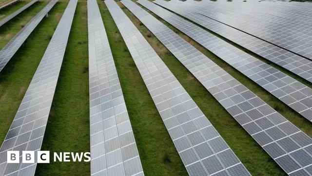 Bradford Abbas solar farm covering 32
