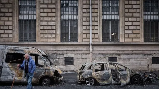 Paris police ban protests in central districts after weekend riots and ahead of new demonstrations
