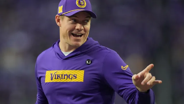 Aaron Jones slashes salary to stay with Vikings amid cap crisis