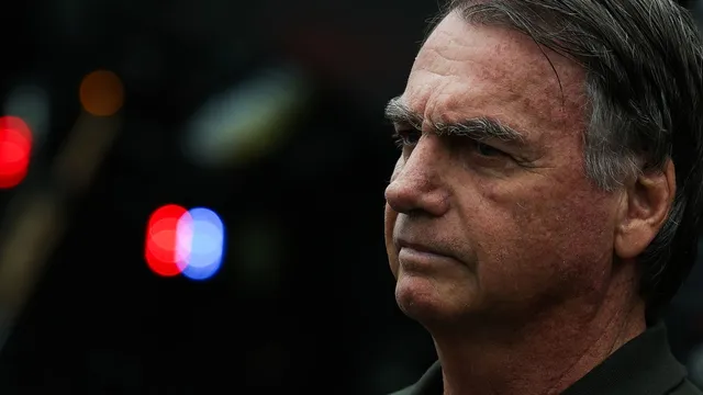 Brazil's Prosecutor General Supports Resuming Senator Flavio Bolsonaro's Visits to Father Jair Bolsonaro Under House Arrest