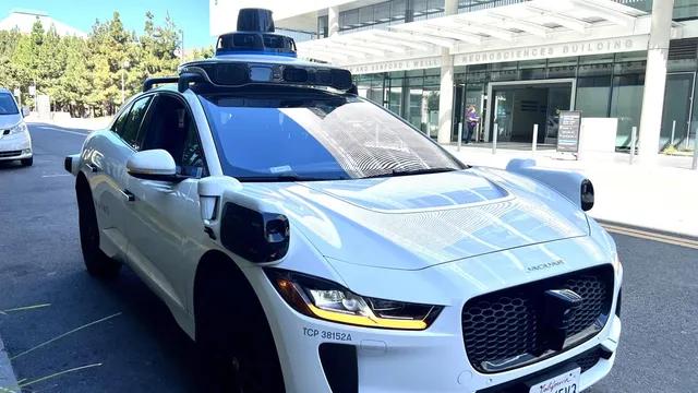 Waymo expands robotaxi service options in Bay Area