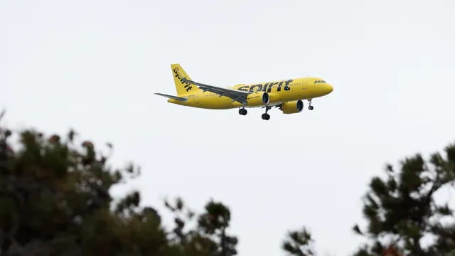 Spirit Airlines sells 20 jets amid bankruptcy struggles