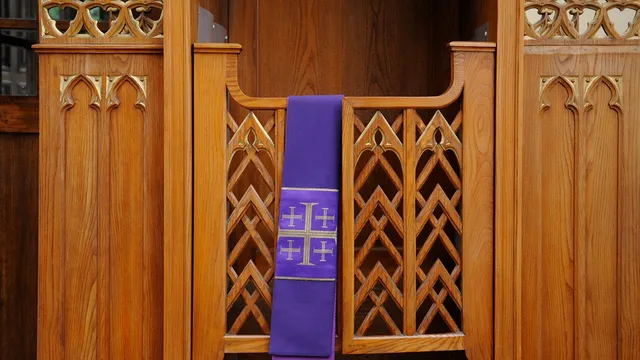 Vatican staff must swear secrecy or face excommunication