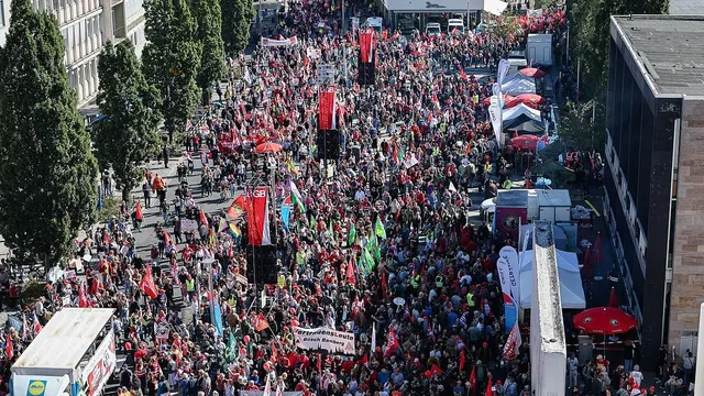 Mass protests in Germany against social cuts and government policies