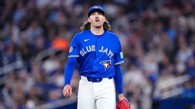 Cubs acquire Kevin Gausman from Blue Jays in major trade