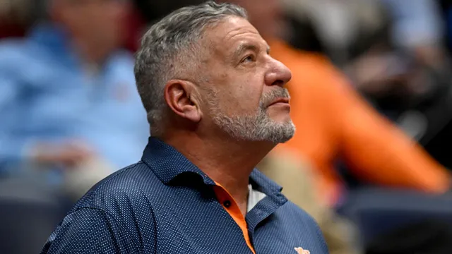 Bruce Pearl criticized for poor behavior during tournament loss