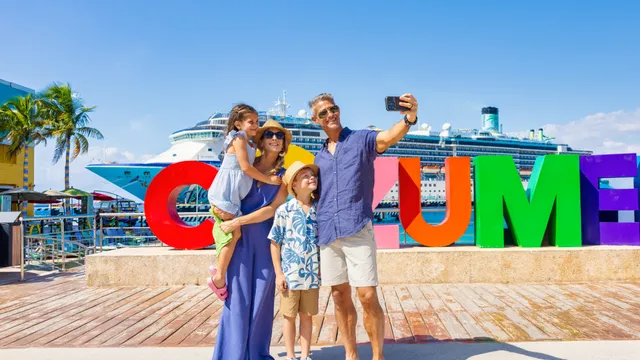 Margaritaville at Sea honors first responders with free cruises