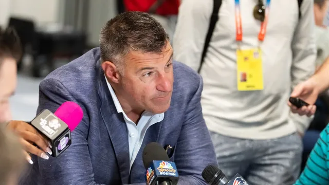 Mike Vrabel defends his innocent meeting with Dianna Russini amid controversy