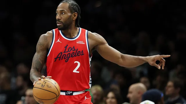Kawhi Leonard trade to Raptors delayed by NBA investigation