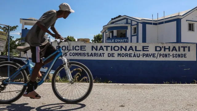 Gangs attack central Haiti, causing widespread chaos and deaths