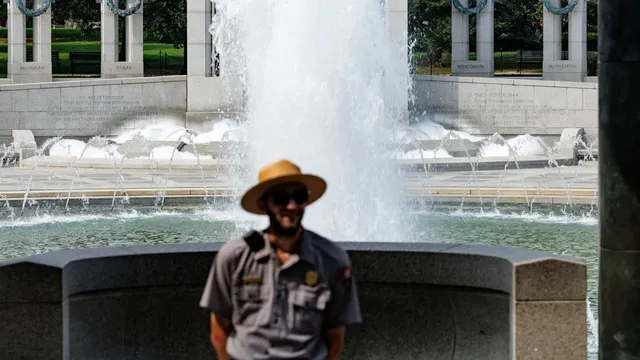 Kentucky woman indicted for vandalizing World War II Memorial