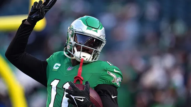 Jalen Hurts faces pressure as Eagles rethink quarterback position