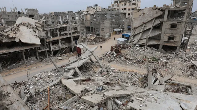Gaza gangs use Israeli weapons to assassinate Hamas members
