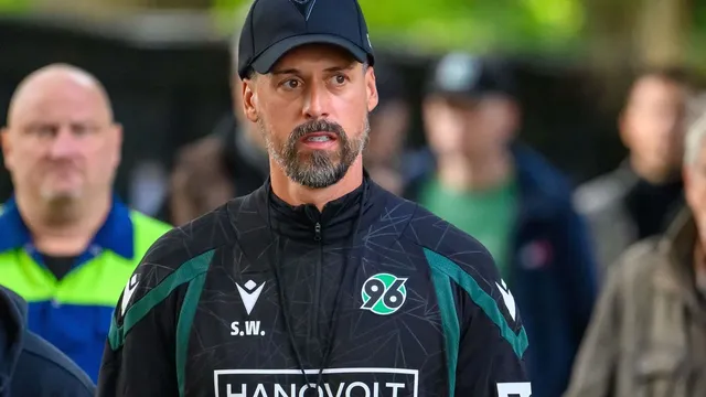 Martin Kind praises new Hannover 96 coach Sandro Wagner