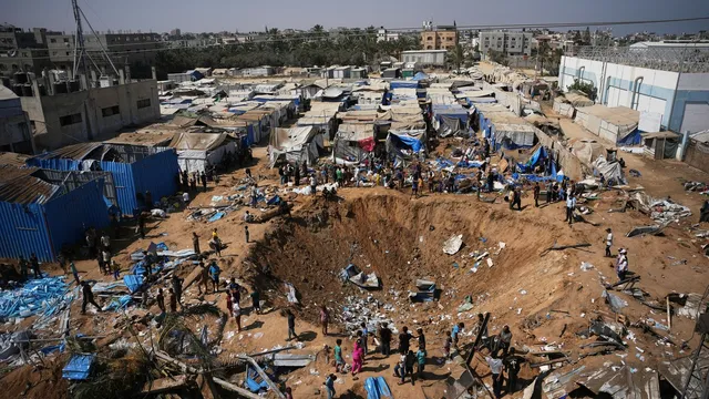 Israel bombs Gaza after peace deal announcement, escalating violence