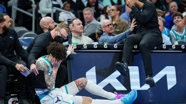 LaMelo Ball suffers injury after collision with coach during game