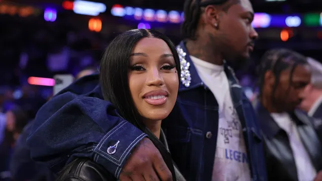 Cardi B confronts fans about holiday relationship rumors