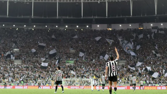 Botafogo and Flamengo falter in Brazilian title race as Palmeiras lurks