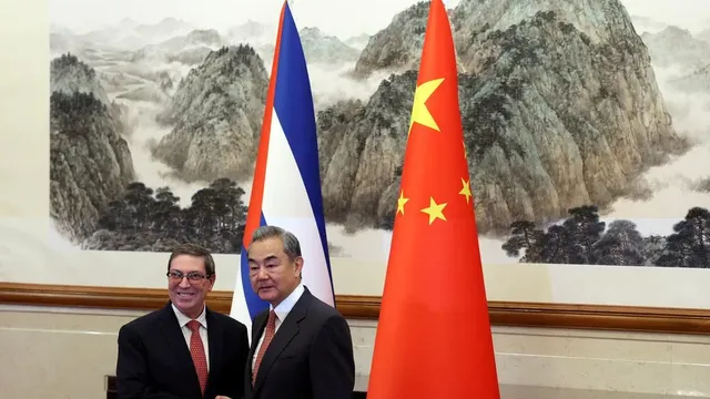China firmly supports Cuba against US threats