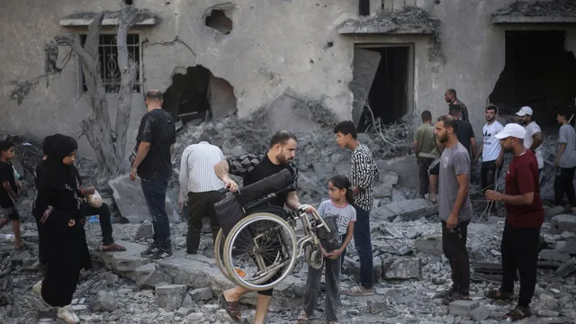 Israeli air strikes kill children and civilians in Gaza