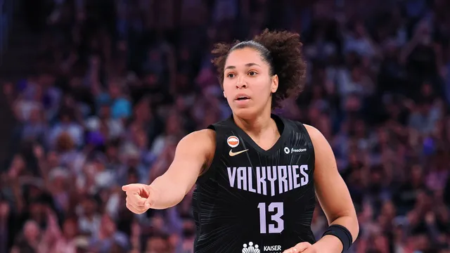 DeWanna Bonner breaks WNBA all-time wins record