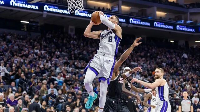 Sacramento Kings end losing streak with commanding win over Trail Blazers