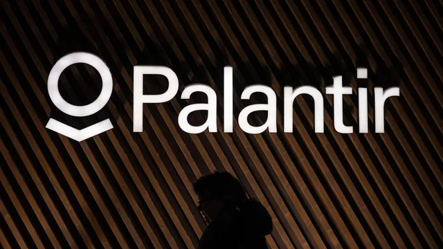 Palantir defies market trends with impressive stock gains amidst recession fears
