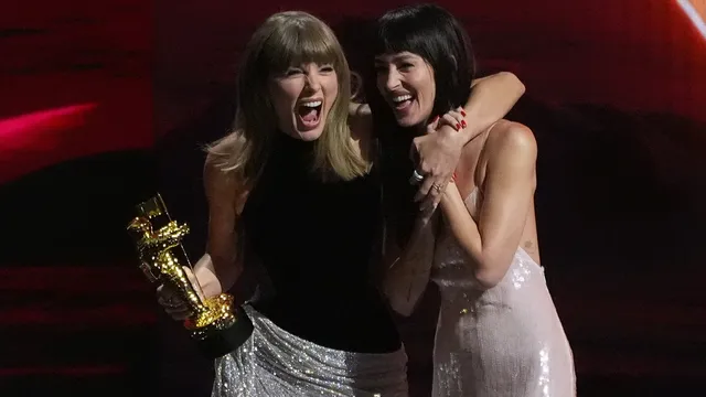 Taylor Swift wins video of the year at MTV Video Music Awards for "The Fate of Ophelia"