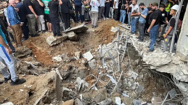 Israeli strike kills 3 and wounds 17 in Beirut
