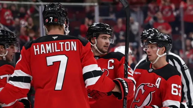 Nico Hischier scores twice, including 200th career goal, as New Jersey Devils beat Vancouver Canucks 4-1